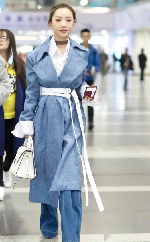 秋冬衣服別亂買，常備五個(gè)基礎(chǔ)款，輕松穿出高級(jí)范